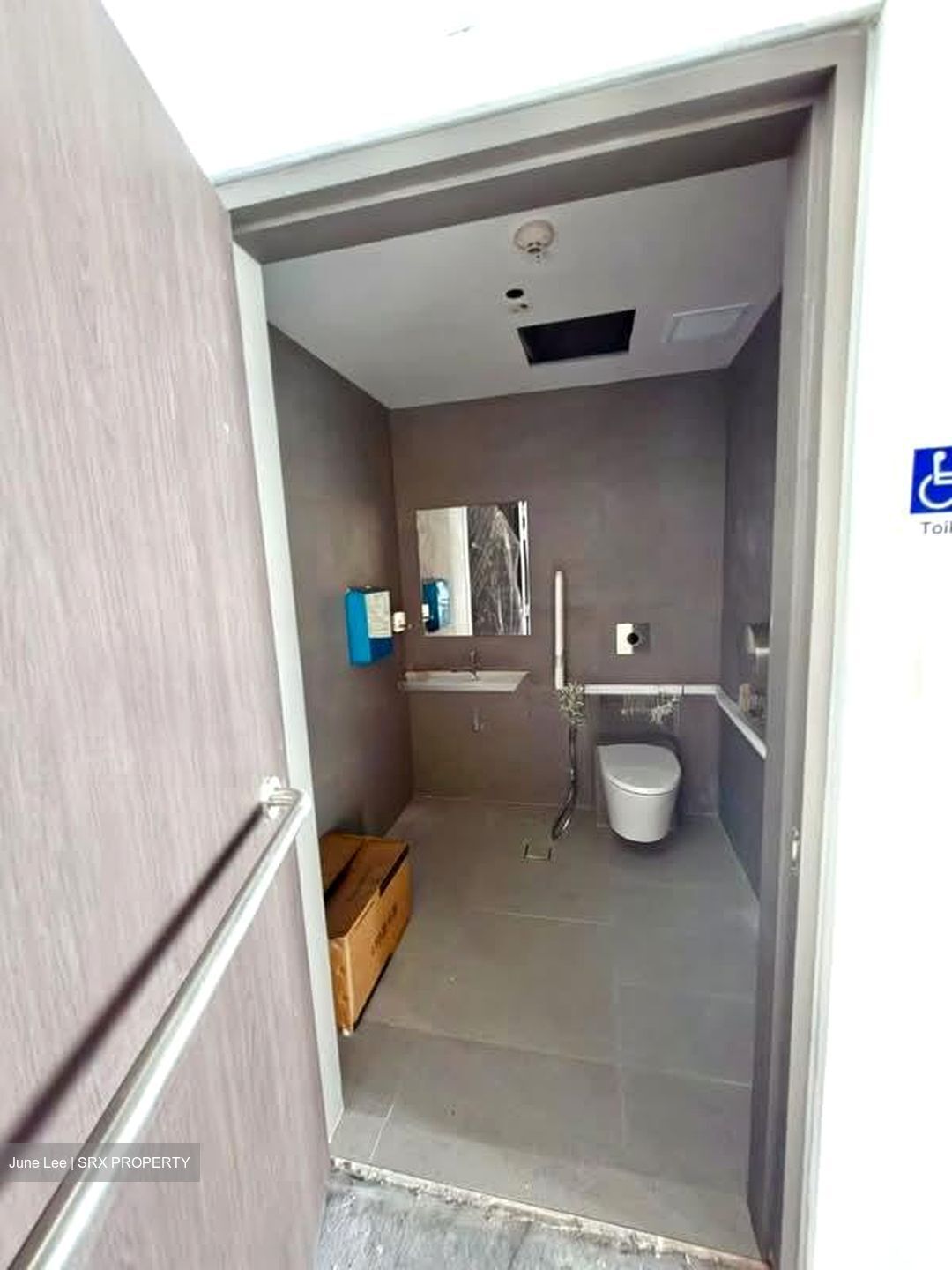 Serangoon Road (D8), Office #594019421